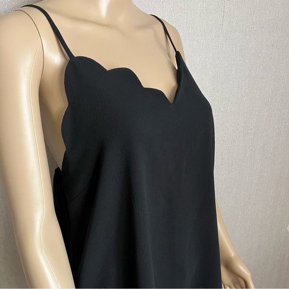 MONTEAU Los Angeles: V-Neck Black Top - Picture 3 of 7